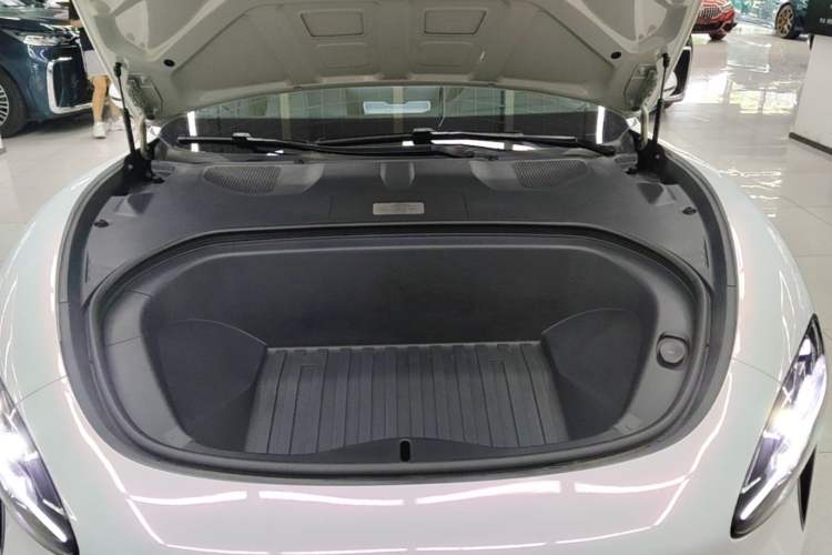 Used Xiaomi Auto SU7 2024 Four-Wheel Drive Ultra-Long Range Advanced Intelligent Driving Max Edition Engine Bay