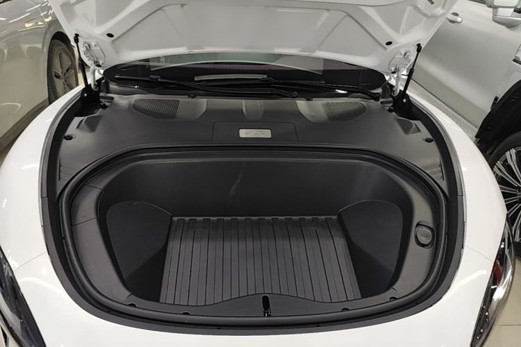 Used Xiaomi Auto SU7 2024 Rear-Drive Long-Range Intelligent Driving Version Engine Bay