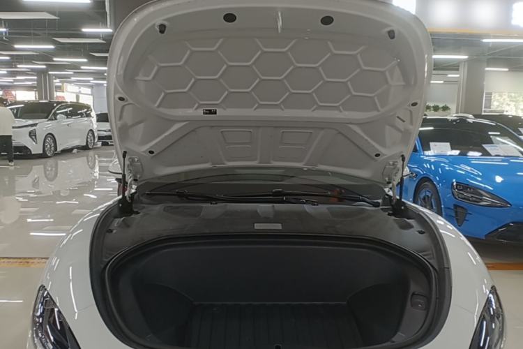 Used Xiaomi Auto SU7 2024 Rear-Drive Long-Range Intelligent Driving Version Engine Bay