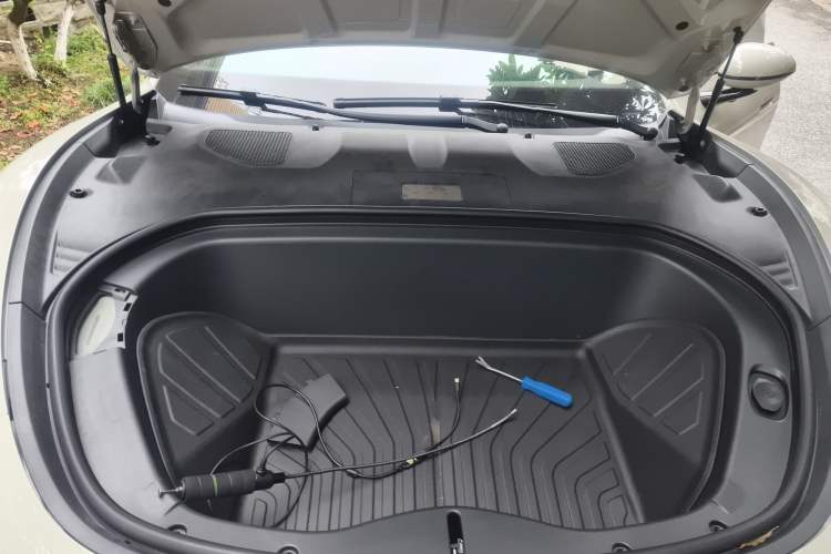 Used Xiaomi Auto SU7 2024 Four-Wheel Drive Ultra-Long Range Advanced Intelligent Driving Max Edition Engine Bay