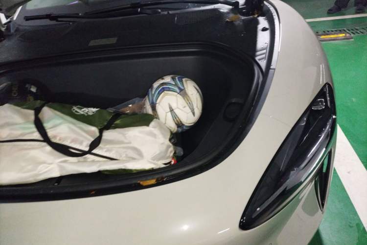 Used Xiaomi Auto SU7 2024 Rear-Drive Long-Range Intelligent Driving Version Engine Bay Left