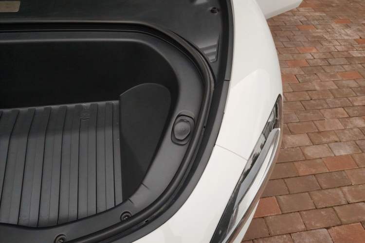 Used Xiaomi Auto SU7 2024 Four-Wheel Drive Ultra-Long Range Advanced Intelligent Driving Max Edition Engine Bay Left