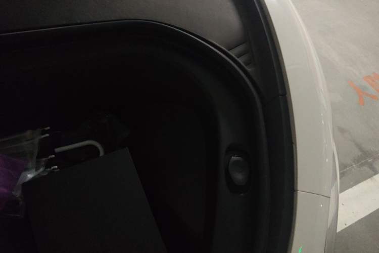 Used Xiaomi Auto SU7 2024 Rear-Drive Long-Range Intelligent Driving Version Engine Bay Left