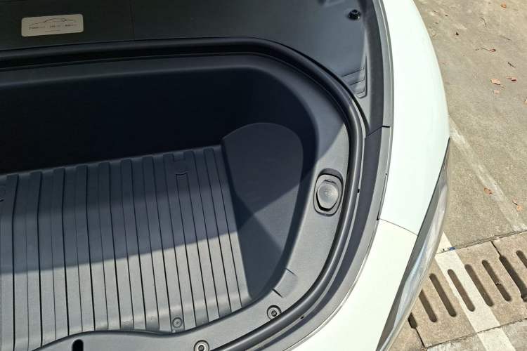 Used Xiaomi Auto SU7 2024 Rear-Drive Ultra-Long Range Advanced Pro-Level Intelligent Driving Version Engine Bay Left