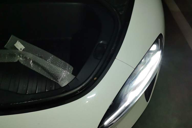 Used Xiaomi Auto SU7 2024 Rear-Drive Long-Range Intelligent Driving Version Engine Bay Left