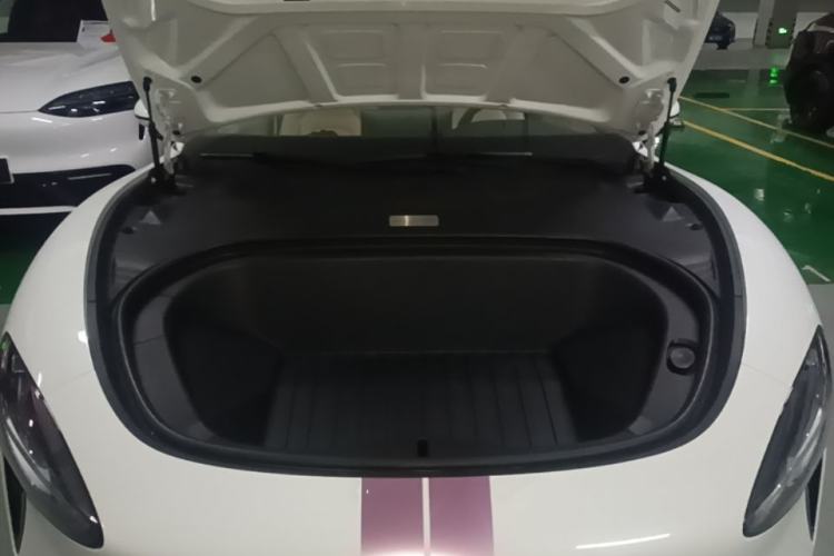 Used Xiaomi Auto SU7 2024 Rear-Drive Long-Range Intelligent Driving Version Engine Bay