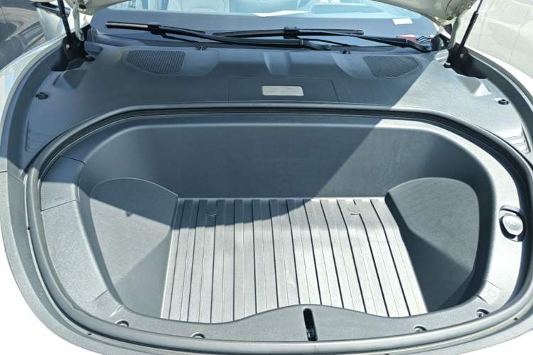 Used Xiaomi Auto SU7 2024 Four-Wheel Drive Ultra-Long Range Advanced Intelligent Driving Max Edition Engine Bay