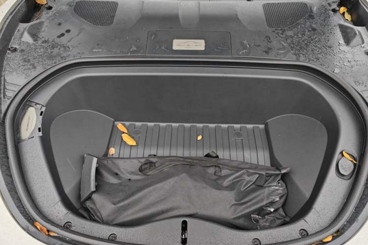Used Xiaomi Auto SU7 2024 Rear-Drive Long-Range Intelligent Driving Version Engine Bay