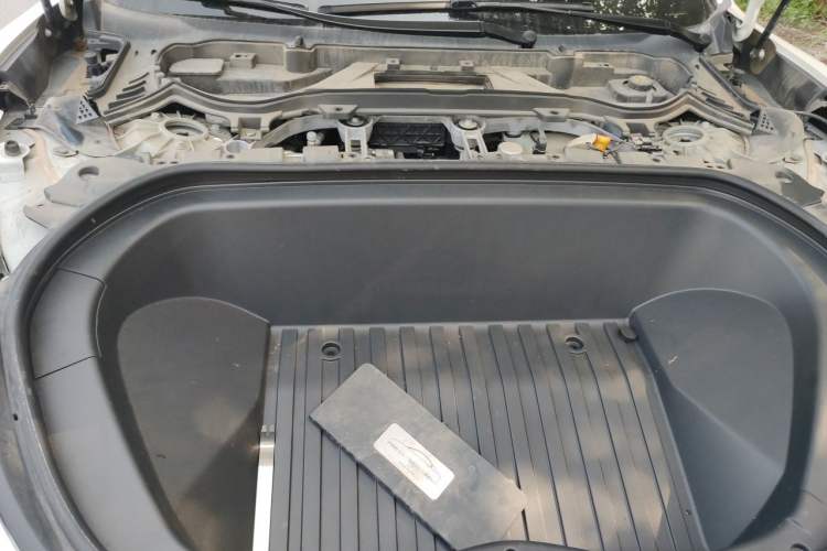 Used Xiaomi Auto SU7 2024 Rear-Drive Long-Range Intelligent Driving Version Engine Bay