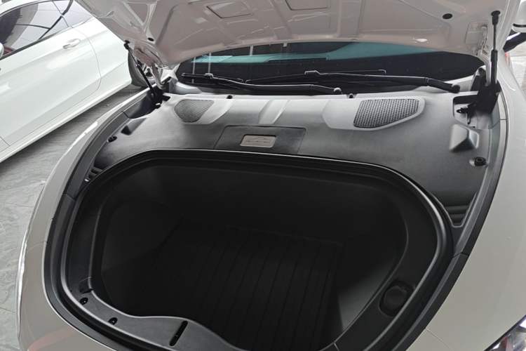 Used Xiaomi Auto SU7 2024 Rear-Drive Long-Range Intelligent Driving Version Engine Bay