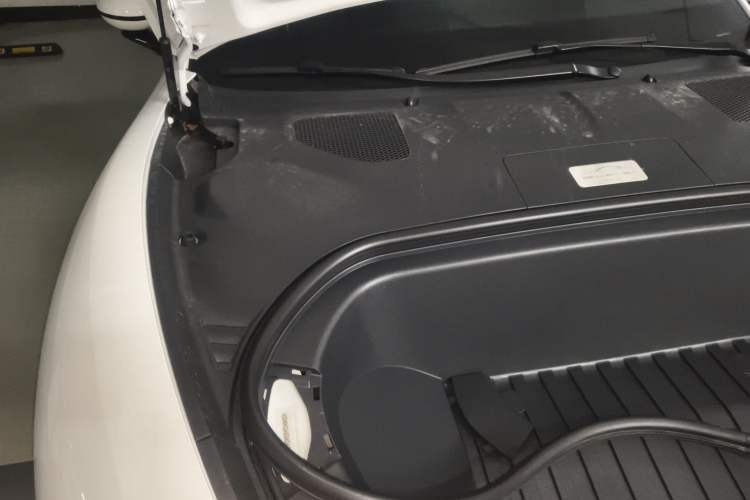 Used Xiaomi Auto SU7 2024 Four-Wheel Drive Ultra-Long Range Advanced Intelligent Driving Max Edition Engine Bay Right