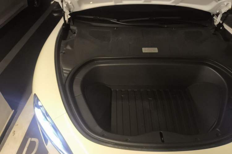 Used Xiaomi Auto SU7 2024 Four-Wheel Drive Ultra-Long Range Advanced Intelligent Driving Max Edition Engine Bay Right