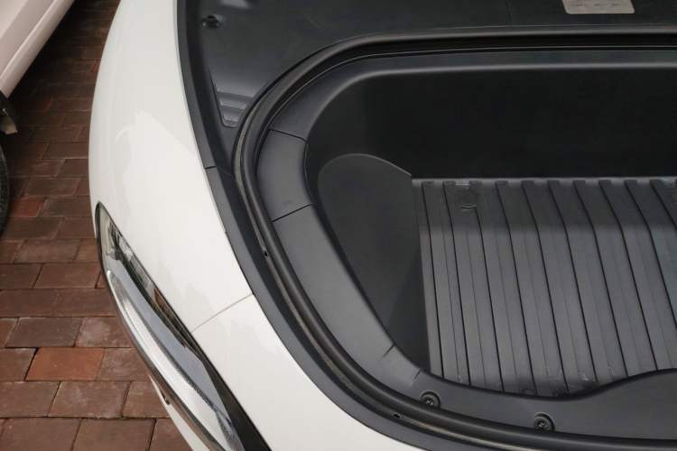 Used Xiaomi Auto SU7 2024 Four-Wheel Drive Ultra-Long Range Advanced Intelligent Driving Max Edition Engine Bay Right