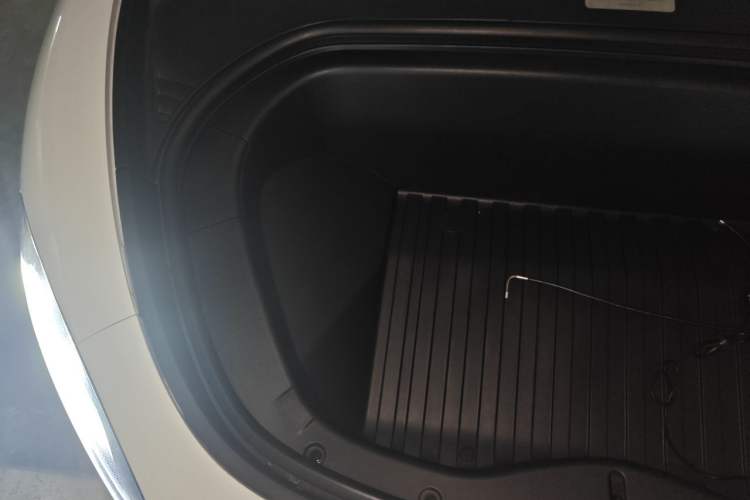 Used Xiaomi Auto SU7 2024 Rear-Drive Long-Range Intelligent Driving Version Engine Bay Right
