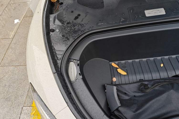 Used Xiaomi Auto SU7 2024 Rear-Drive Long-Range Intelligent Driving Version Engine Bay Right