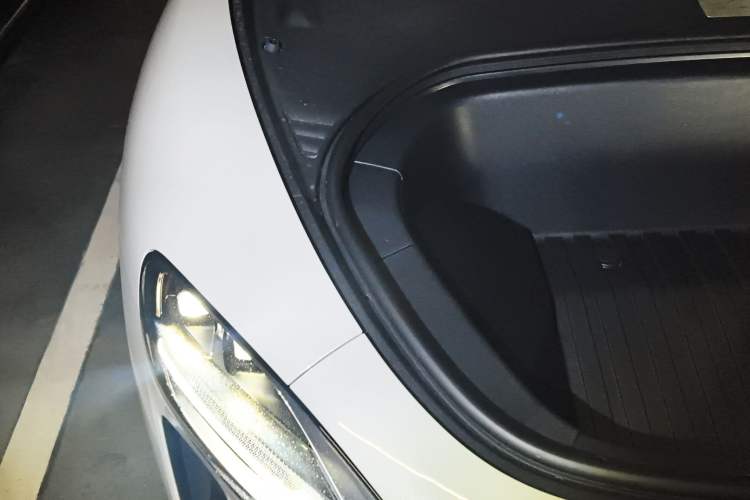 Used Xiaomi Auto SU7 2024 Four-Wheel Drive Ultra-Long Range Advanced Intelligent Driving Max Edition Engine Bay Right