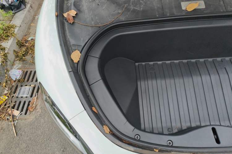 Used Xiaomi Auto SU7 2024 Four-Wheel Drive Ultra-Long Range Advanced Intelligent Driving Max Edition Engine Bay Right