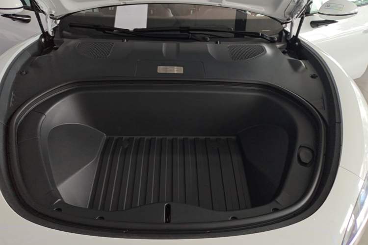 Used Xiaomi Auto SU7 2024 Rear-Drive Long-Range Intelligent Driving Version Engine Bay