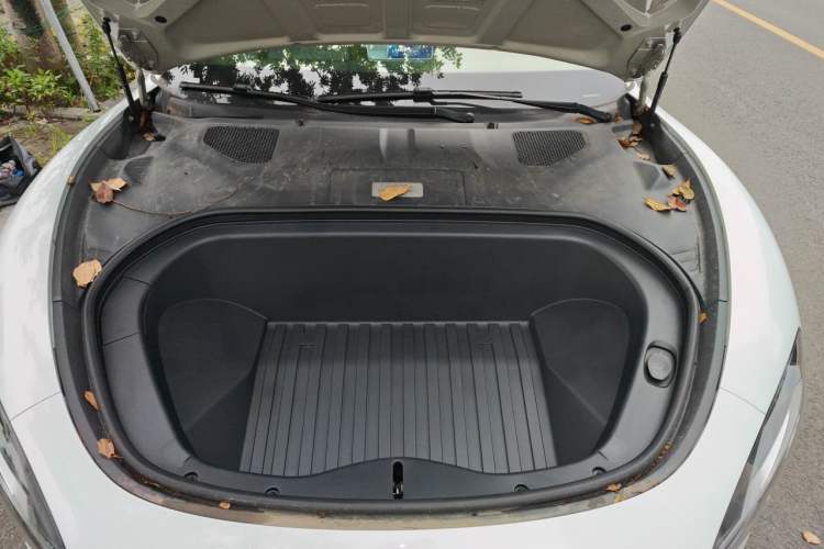 Used Xiaomi Auto SU7 2024 Four-Wheel Drive Ultra-Long Range Advanced Intelligent Driving Max Edition Engine Bay