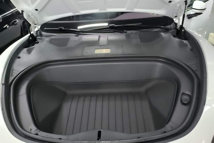 Used Xiaomi Auto SU7 2024 Rear-Drive Long-Range Intelligent Driving Version Engine Bay
