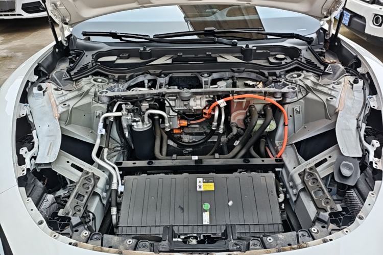 Used Xiaomi Auto SU7 2024 Four-Wheel Drive Ultra-Long Range Advanced Intelligent Driving Max Edition Engine Bay