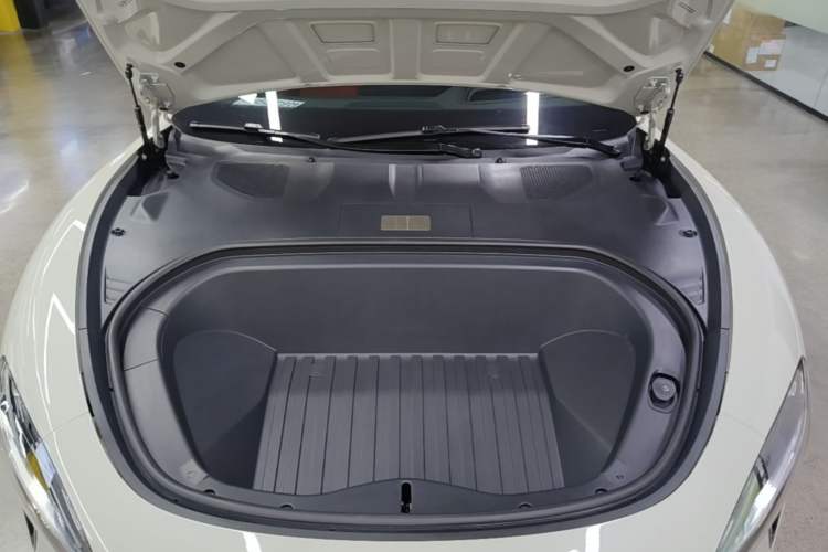 Used Xiaomi Auto SU7 2024 Four-Wheel Drive Ultra-Long Range Advanced Intelligent Driving Max Edition Engine Bay