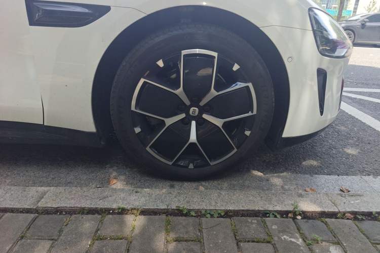 Used Xiaomi Auto SU7 2024 Rear-Drive Long-Range Intelligent Driving Version Exterior 1