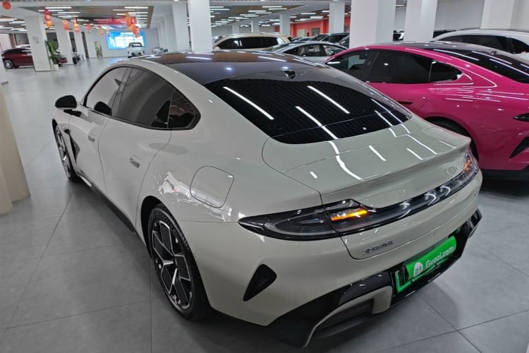 Used Xiaomi Auto SU7 2024 Rear-Drive Long-Range Intelligent Driving Version Exterior 2