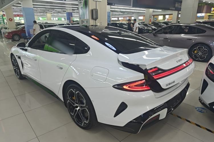 Used Xiaomi Auto SU7 2024 Rear-Drive Long-Range Intelligent Driving Version Exterior 2