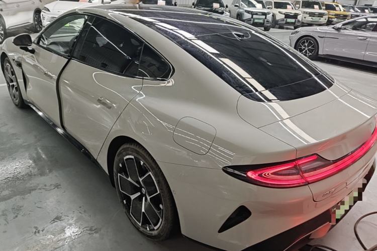 Used Xiaomi Auto SU7 2024 Rear-Drive Long-Range Intelligent Driving Version Exterior 2