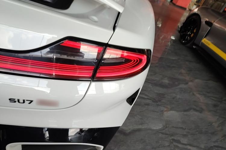 Used Xiaomi Auto SU7 2024 Four-Wheel Drive Ultra-Long Range Advanced Intelligent Driving Max Edition Exterior 3