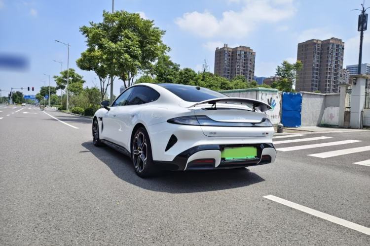 Used Xiaomi Auto SU7 2024 Four-Wheel Drive Ultra-Long Range Advanced Intelligent Driving Max Edition Exterior 3