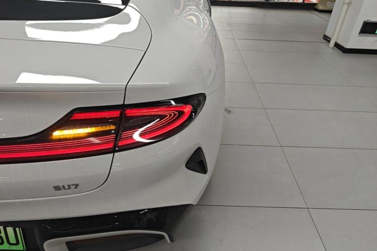 Used Xiaomi Auto SU7 2024 Rear-Drive Long-Range Intelligent Driving Version Exterior 3