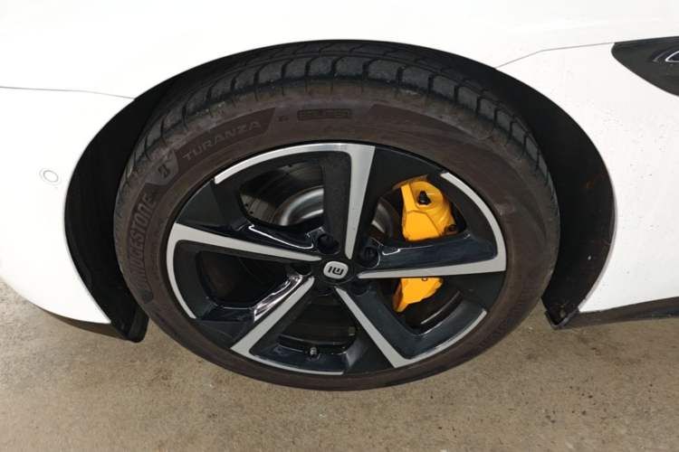 Used Xiaomi Auto SU7 2024 Four-Wheel Drive Ultra-Long Range Advanced Intelligent Driving Max Edition Exterior 4