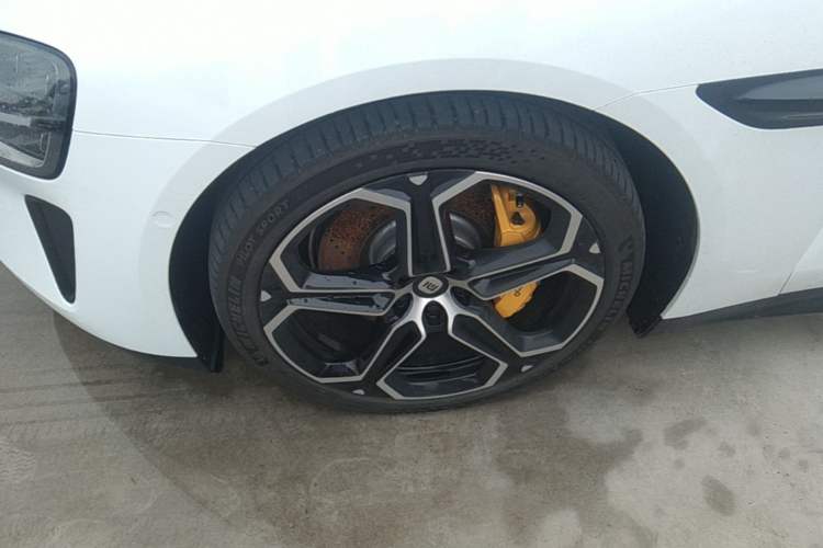 Used Xiaomi Auto SU7 2024 Four-Wheel Drive Ultra-Long Range Advanced Intelligent Driving Max Edition Exterior 4