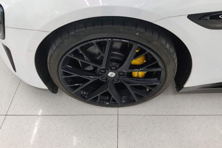 Used Xiaomi Auto SU7 2024 Four-Wheel Drive Ultra-Long Range Advanced Intelligent Driving Max Edition Exterior 4