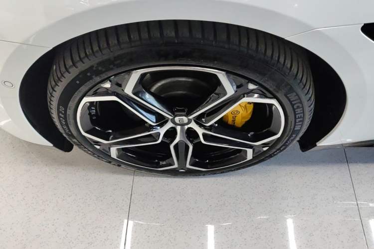 Used Xiaomi Auto SU7 2024 Four-Wheel Drive Ultra-Long Range Advanced Intelligent Driving Max Edition Exterior 4
