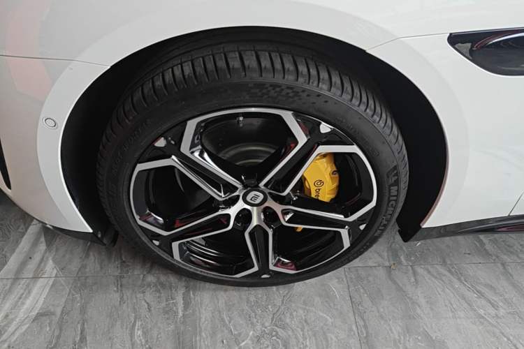 Used Xiaomi Auto SU7 2024 Rear-Drive Long-Range Intelligent Driving Version Exterior 4