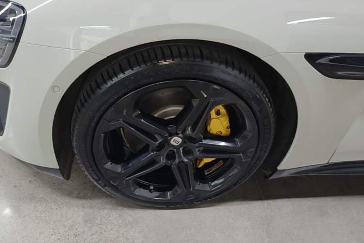 Used Xiaomi Auto SU7 2024 Four-Wheel Drive Ultra-Long Range Advanced Intelligent Driving Max Edition Exterior 4