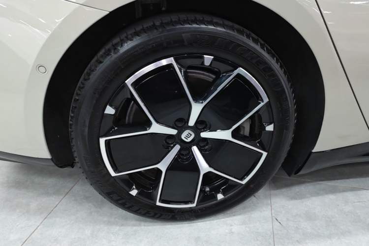 Used Xiaomi Auto SU7 2024 Rear-Drive Long-Range Intelligent Driving Version Exterior 5