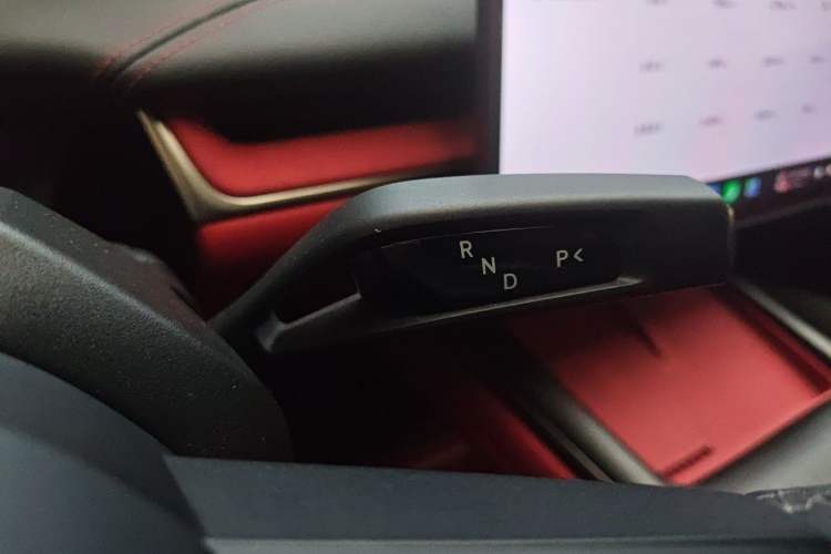 Used Xiaomi Auto SU7 2024 Rear-Drive Ultra-Long Range Advanced Pro-Level Intelligent Driving Version Gear Lever