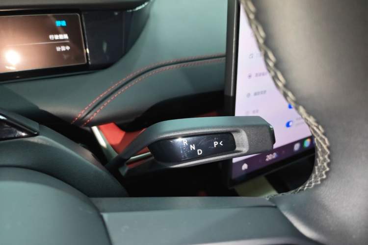 Used Xiaomi Auto SU7 2024 Rear-Drive Long-Range Intelligent Driving Version Gear Lever