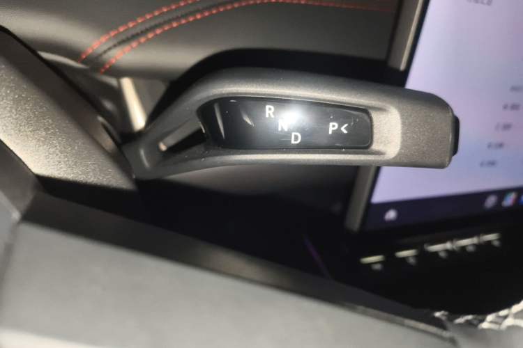 Used Xiaomi Auto SU7 2024 Four-Wheel Drive Ultra-Long Range Advanced Intelligent Driving Max Edition Gear Lever