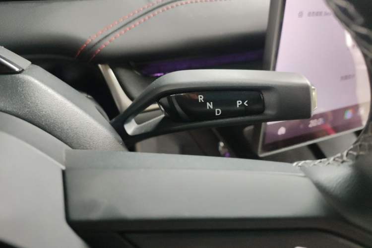 Used Xiaomi Auto SU7 2024 Rear-Drive Ultra-Long Range Advanced Pro-Level Intelligent Driving Version Gear Lever