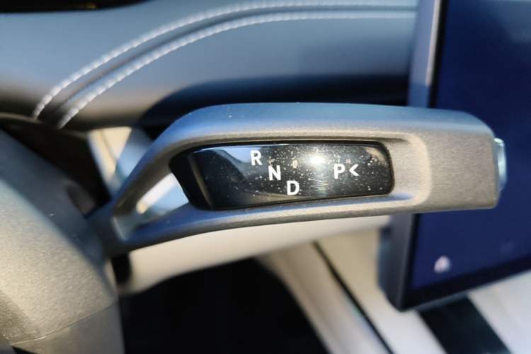 Used Xiaomi Auto SU7 2024 Four-Wheel Drive Ultra-Long Range Advanced Intelligent Driving Max Edition Gear Lever