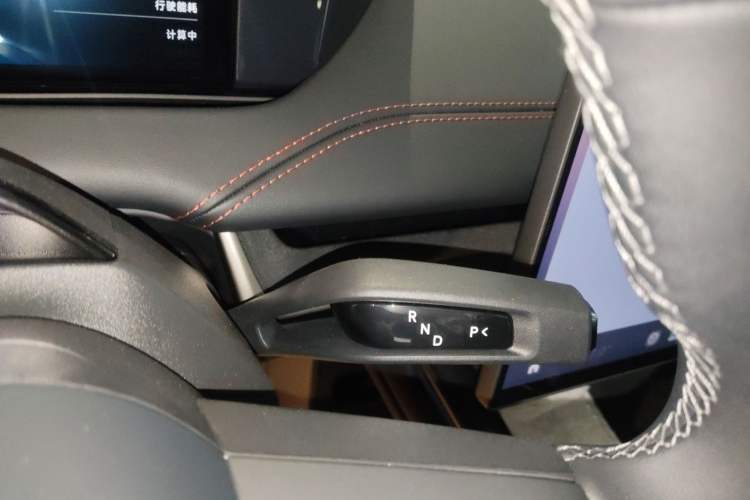 Used Xiaomi Auto SU7 2024 Rear-Drive Ultra-Long Range Advanced Pro-Level Intelligent Driving Version Gear Lever