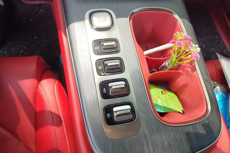 Used Xiaomi Auto SU7 2024 Rear-Drive Ultra-Long Range Advanced Pro-Level Intelligent Driving Version Gear Lever