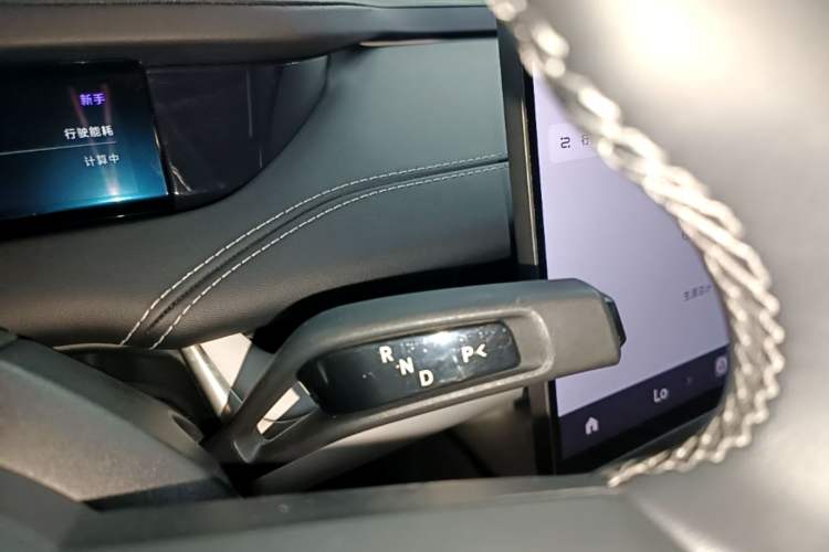 Used Xiaomi Auto SU7 2024 Four-Wheel Drive Ultra-Long Range Advanced Intelligent Driving Max Edition Gear Lever