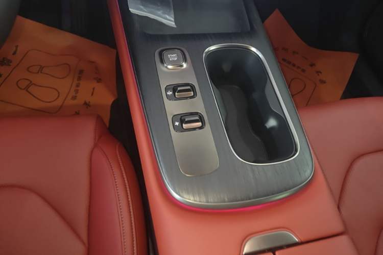 Used Xiaomi Auto SU7 2024 Rear-Drive Long-Range Intelligent Driving Version Gear Lever