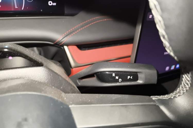 Used Xiaomi Auto SU7 2024 Rear-Drive Ultra-Long Range Advanced Pro-Level Intelligent Driving Version Gear Lever